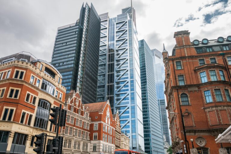 Difference Between Residential and Commercial Property Investment