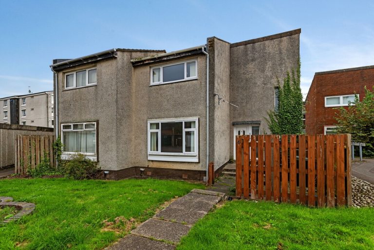 Kirktonholm Place, Kilmarnock